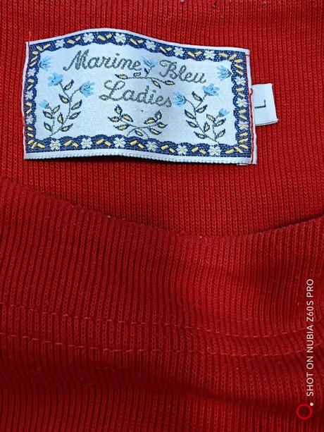 Marine blue jedinečné červené šaty s vyšívanými me, l