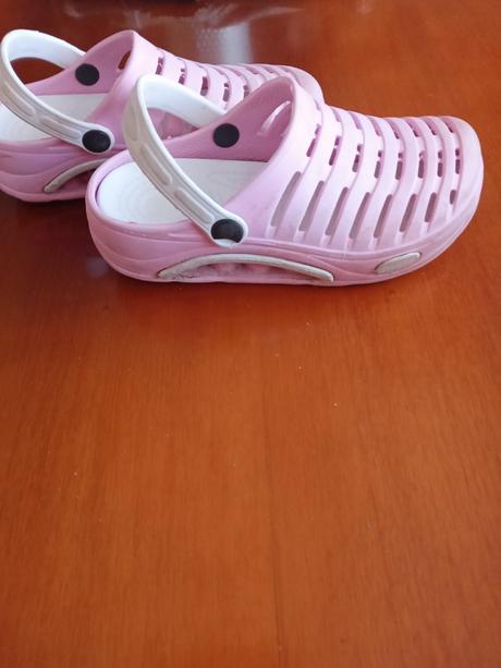 Ružové super kroksy, 35