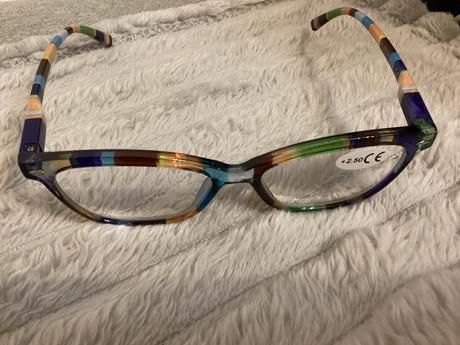 Okuliare +2,5, 