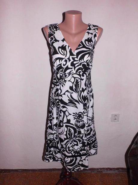 Bielo čierne šaty, 38