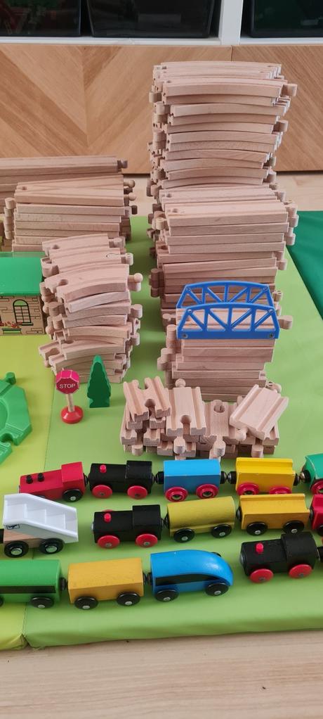 Ikea drevené koľajnice a príslušenstvo,
