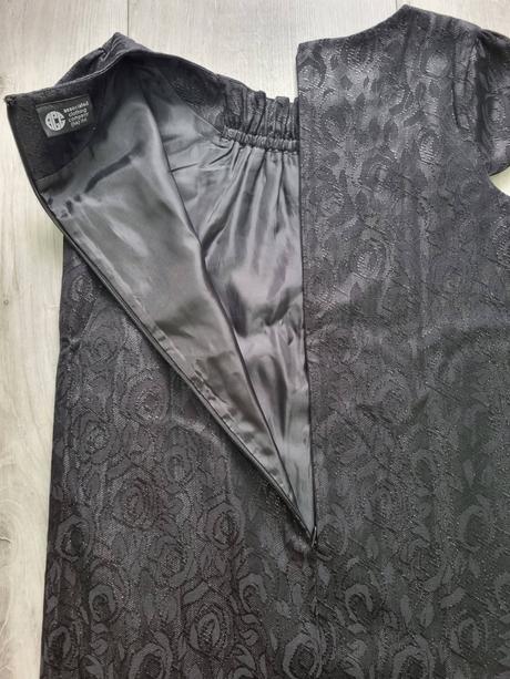 Elegantné šaty č.m/l, m