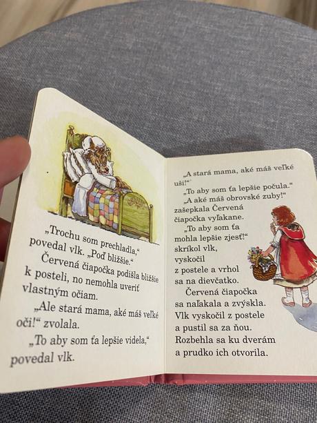 Stará retro mini knižka leporelo červená čiapočka,