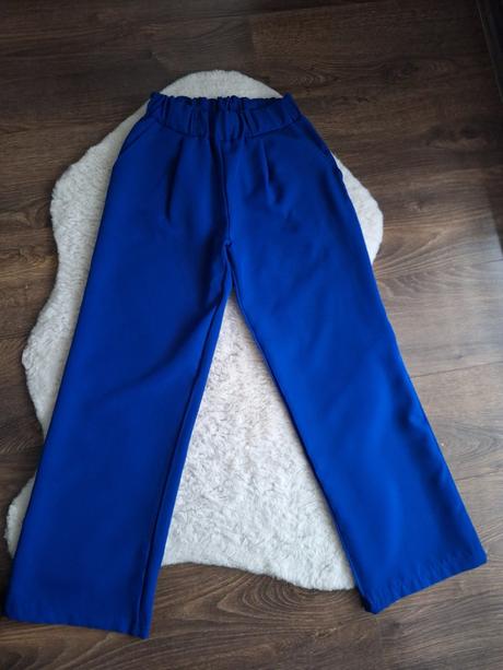 Nohavice s cropom, 158