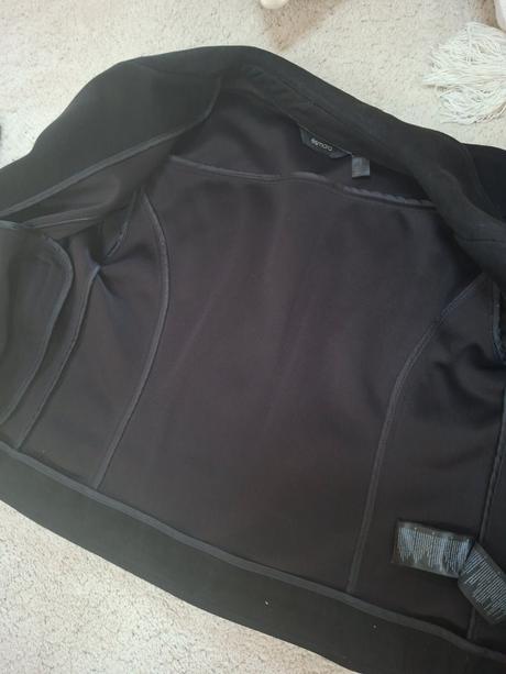 Cierna bunda, esmara,l