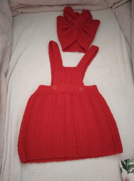 Šaty s čelenkou, 74