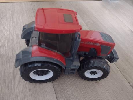 Traktor tm 850, 