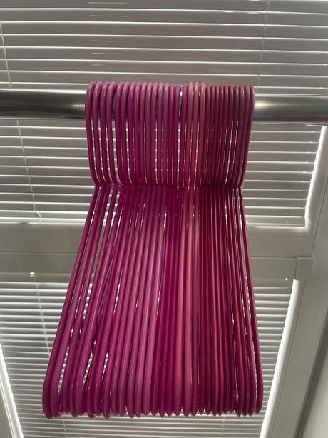 Vešiaky ružové 29ks, 