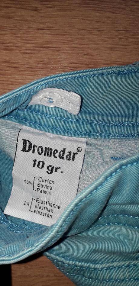 Tyrkysové slim džínsy, dromedar,134