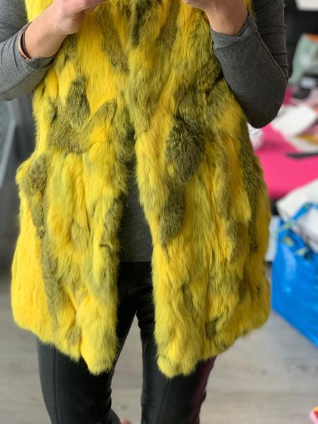 Kozusinove vesta nenosena, s