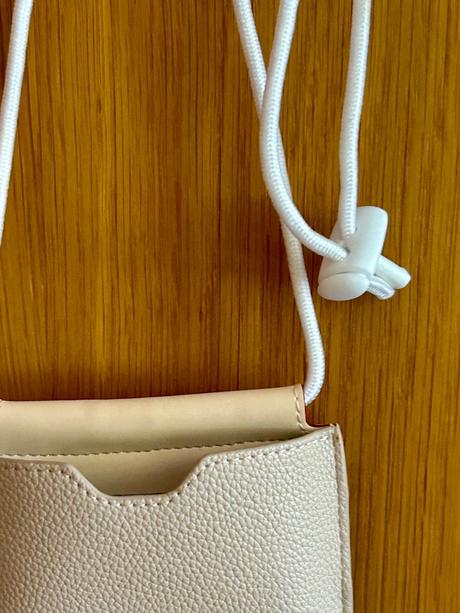 Kožená taštička na mobil zn.bugatti, 