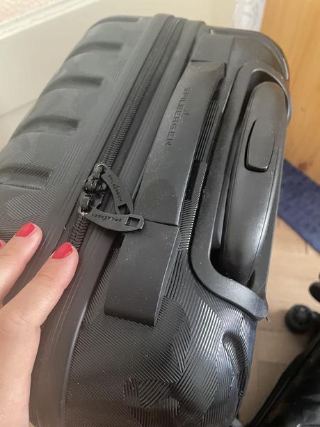 Kufor na palubu lietadla, 