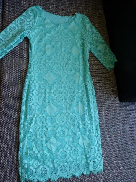 Krajkované šaty, m