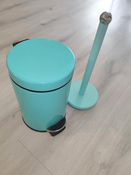 Kôš so stojanom na toaletný papier, 