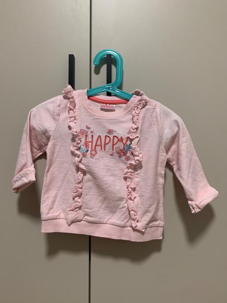 Ružová mikina s volánmi, 86