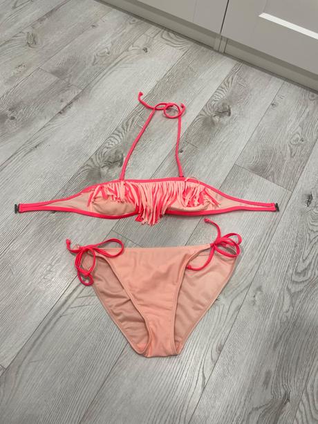 Dvojdielne krikľavé plavky so strapcamk, xs