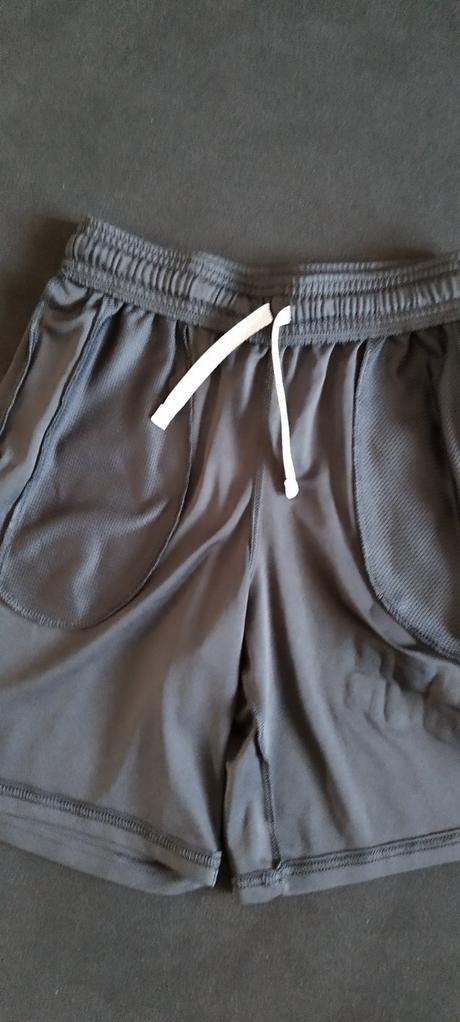 Šortky top stav, under armour,146