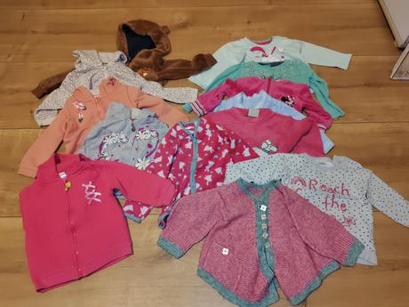 Mikiny a svetríky, 86