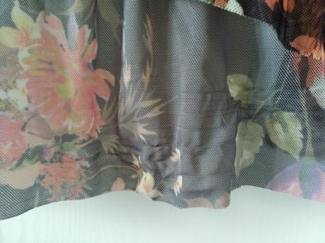 Kvietkovaná sukňa, s