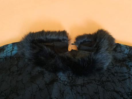 Pulóver s kožušinkou okolo krku, m