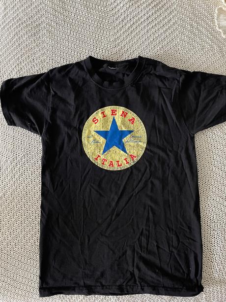 Pekné čierne tričko, s