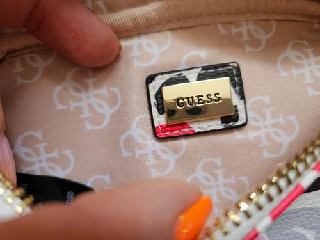 Krasna ladvinka guess kids.nova.do cca 8 rokov, guess