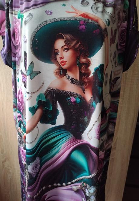 Vzorované šaty, 50