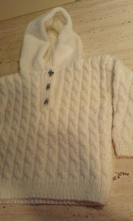 Unisex biely pletený pulóvrik s kapucňou, 98