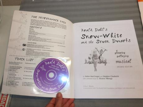 Roald dahl's musical - complete perform pack su22,