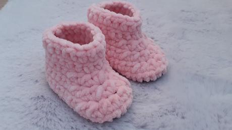 Háčkovaná čiapka s uškami, 48 - 92