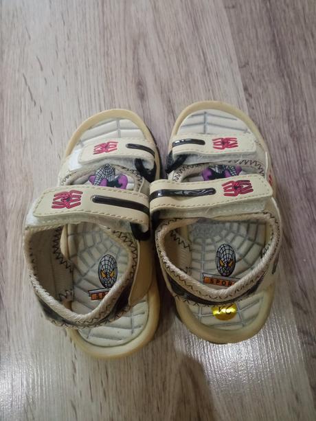 Spiderman sandále, 23