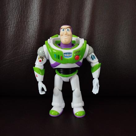 Toy story rakeťák - zvukový buzz light year 18cm, 