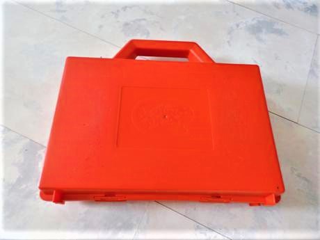 Plastový kufrík na výtvarnú, 