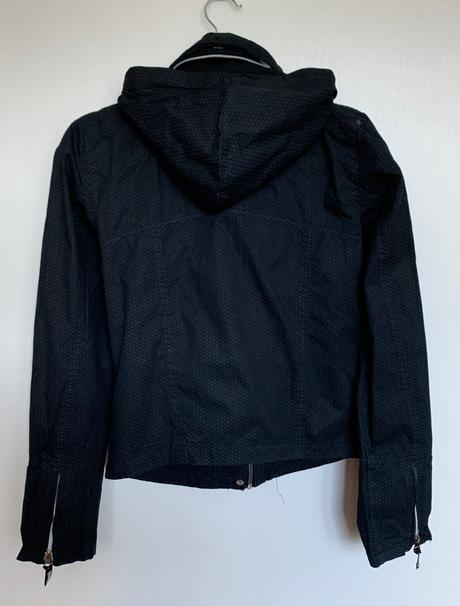 Bench čierna vetrovka, bench,m