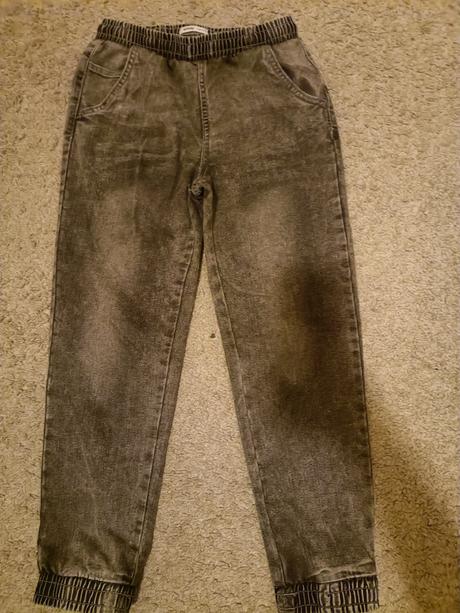 6x joggery, gate,146