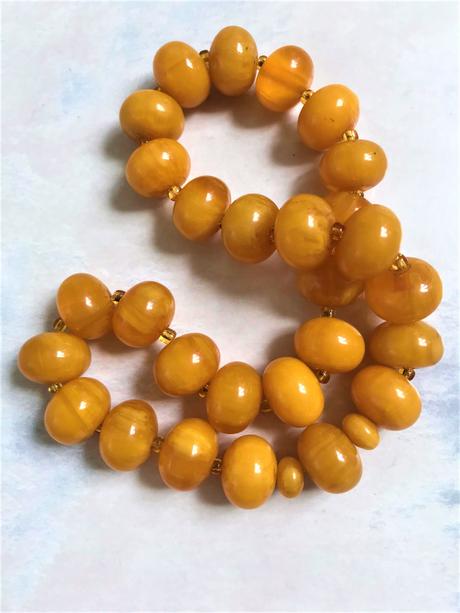 Jantárové korále, 