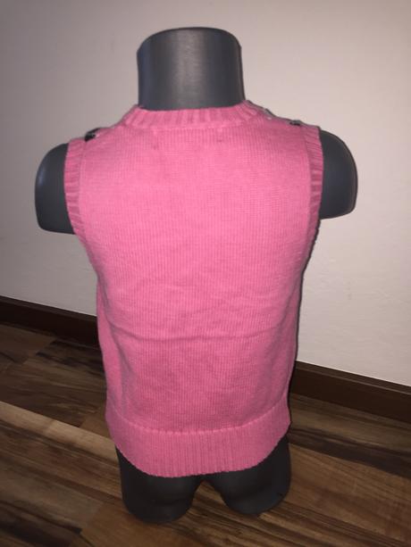 Málo nosená vesta, 104