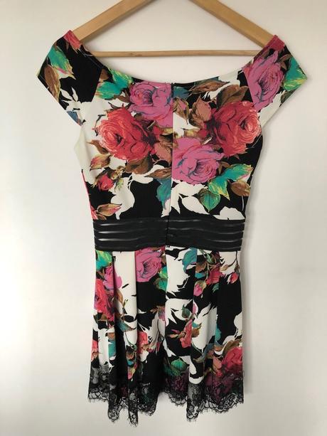 Vystužene šaty 36/38, 38