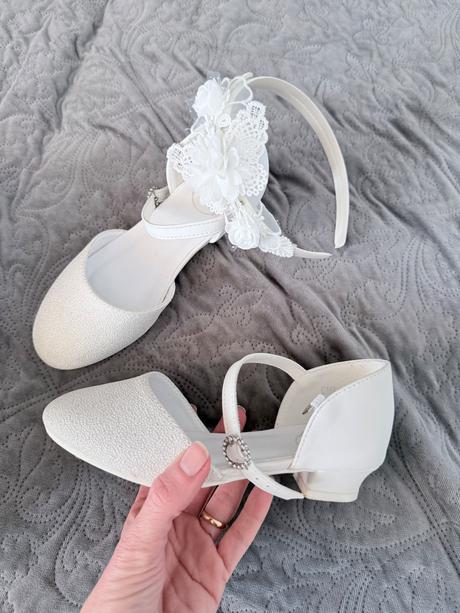 Šaty na prvé sväté prijímanie, 134