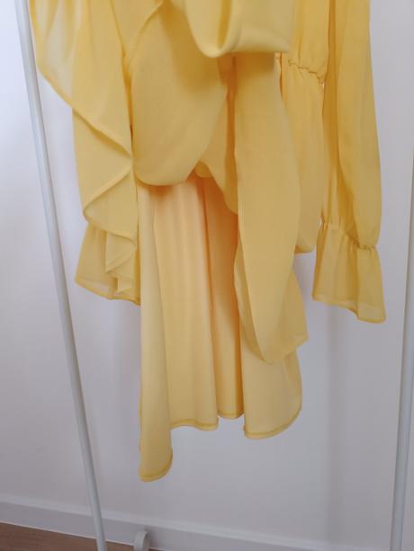 Banánovo žlté šaty s volánmi a s odhalenými ramena, mohito,xs