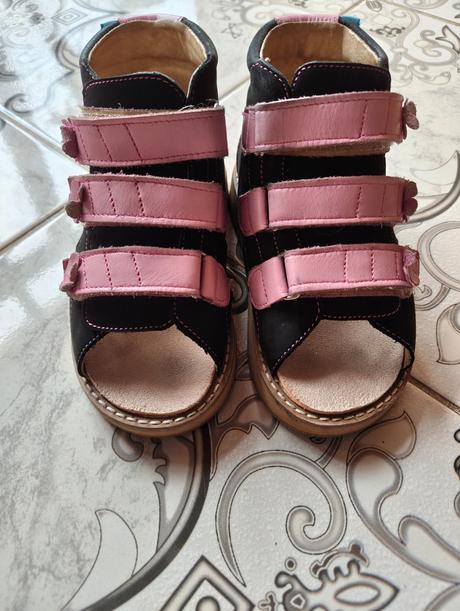 Ortopedické sandále, 23