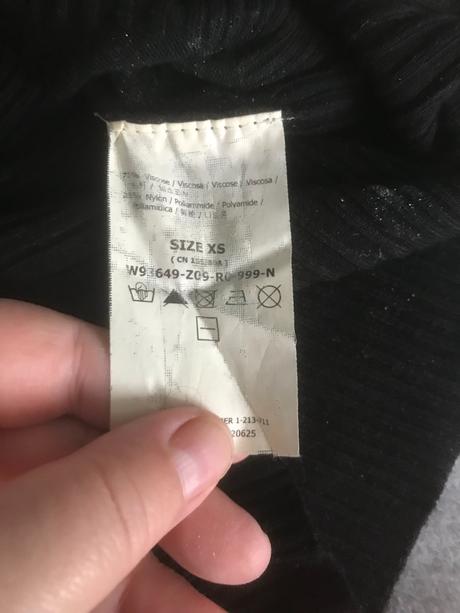 Rolak upletovy s kamienkami , zn. guess, guess,xs