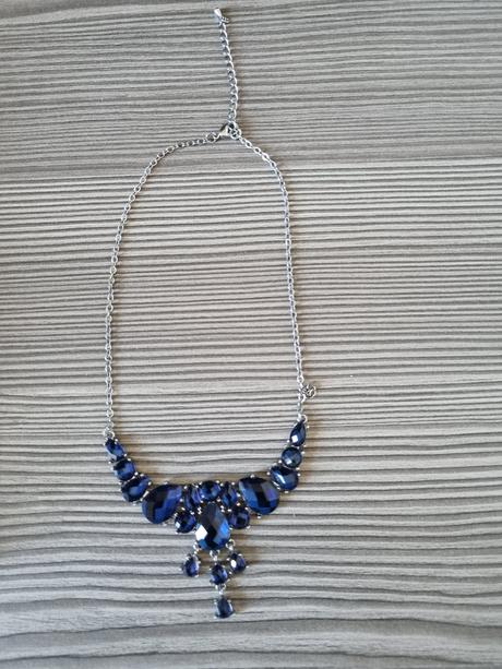Náhrdelník s modrými kamienkami, 
