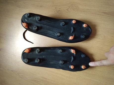 Na predaj kopačky a chrániče značky umbro, umbro,44