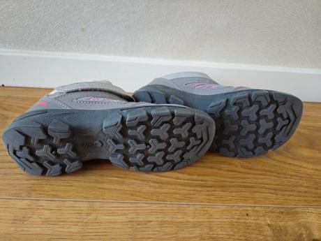 Quechua turistické polovysoké topánky, 32