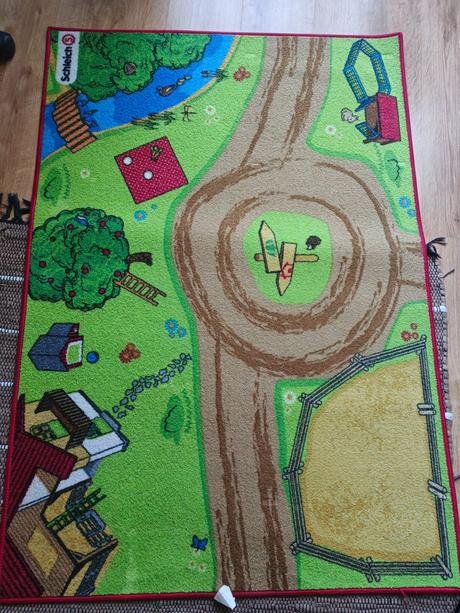 Koberec schleich,