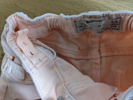 Riflové kraťasy s volánikmi, zara,104