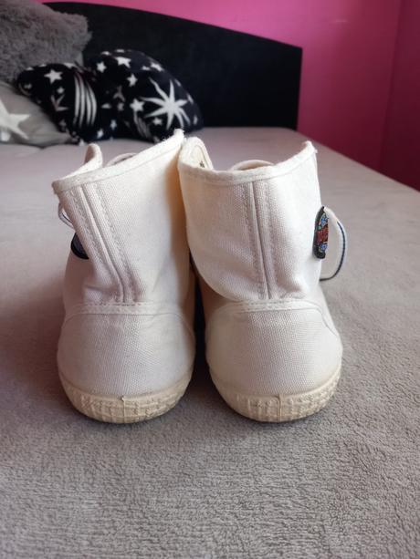 Platené tenisky, 39