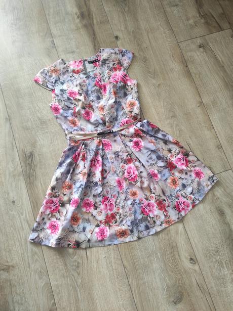 Kvetovane šaty, s