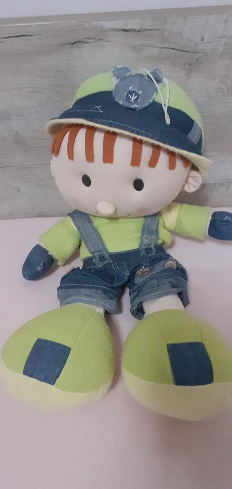 Plyšová hračka chlapec, 